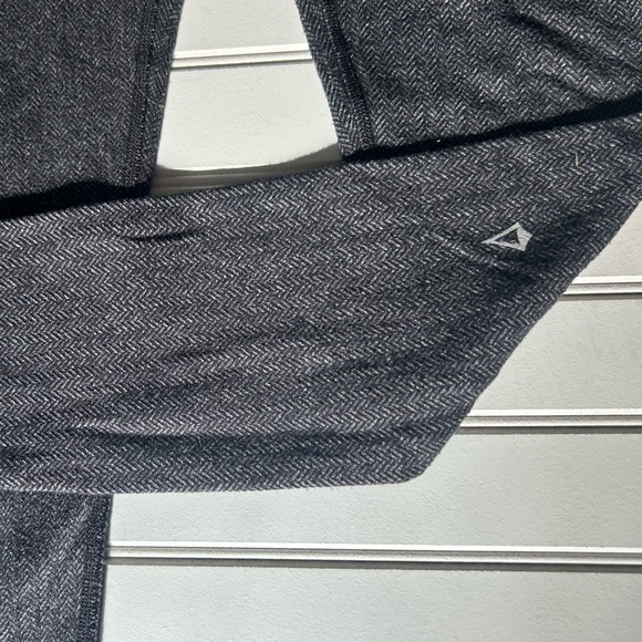 IVIVVA by LULULEMON girls size 12  leggings - Picture 4 of 7